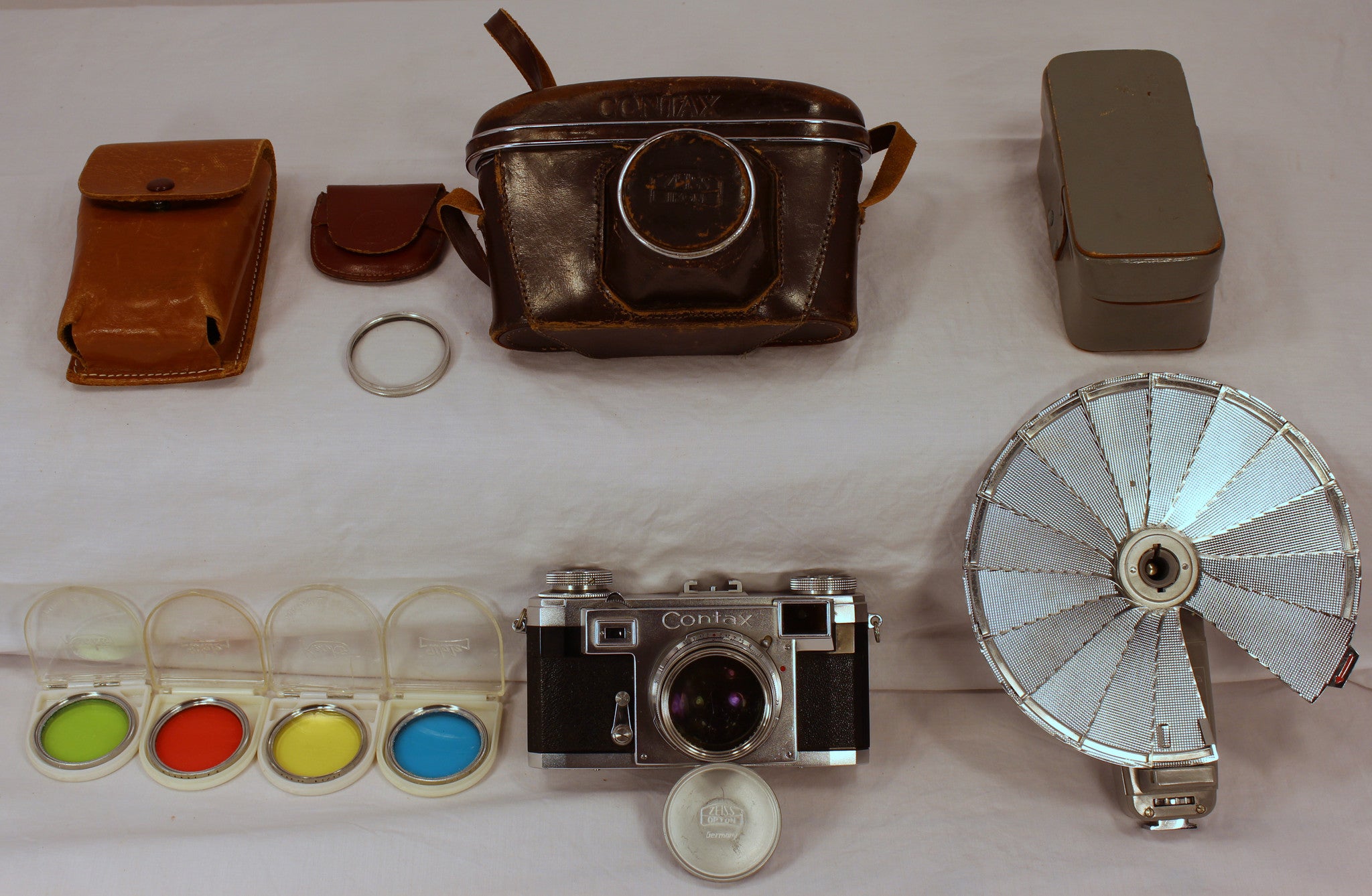 Zeiss Ikon Contax & Zeiss Sonnar 50mm f1.5 & FLASH & LENS FILTER
