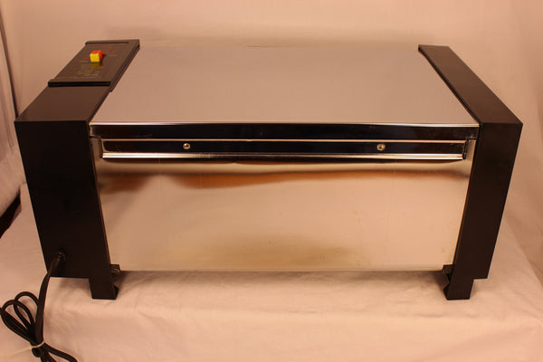 McGraw Edison Toastmaster Deluxe Broiler Oven Model  5242A Countertop