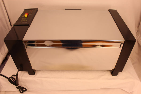 McGraw Edison Toastmaster Deluxe Broiler Oven Model  5242A Countertop