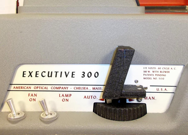 Vintage Executive 300 AO EXECUTIVE Slide Projector Model 5130