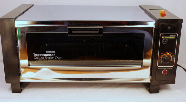 McGraw Edison Toastmaster Deluxe Broiler Oven Model  5242A Countertop